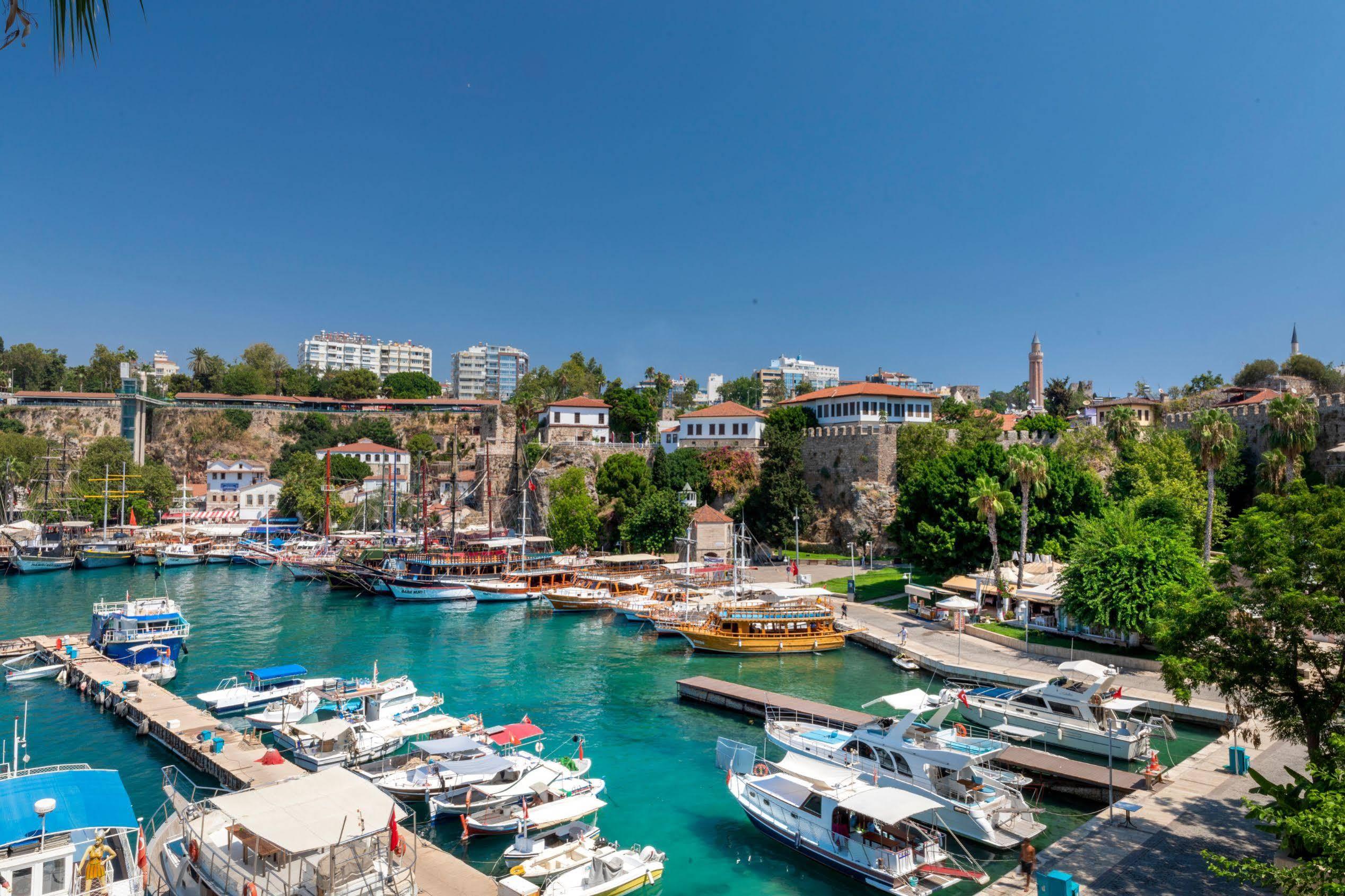 Hotell Adalya Port 4*